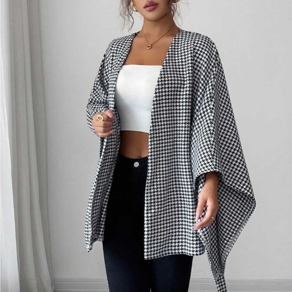 Classic Black White Batwing Sleeve Houndstooth Plaid Belted Cape Jacket - Picture 3 of 6